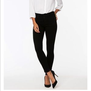 NYDJ Ami Skinny Black Jeans NWT